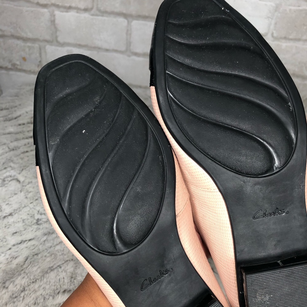 Cap Toe Low Heel Lizard Print Career Shoes - Picture 9 of 12